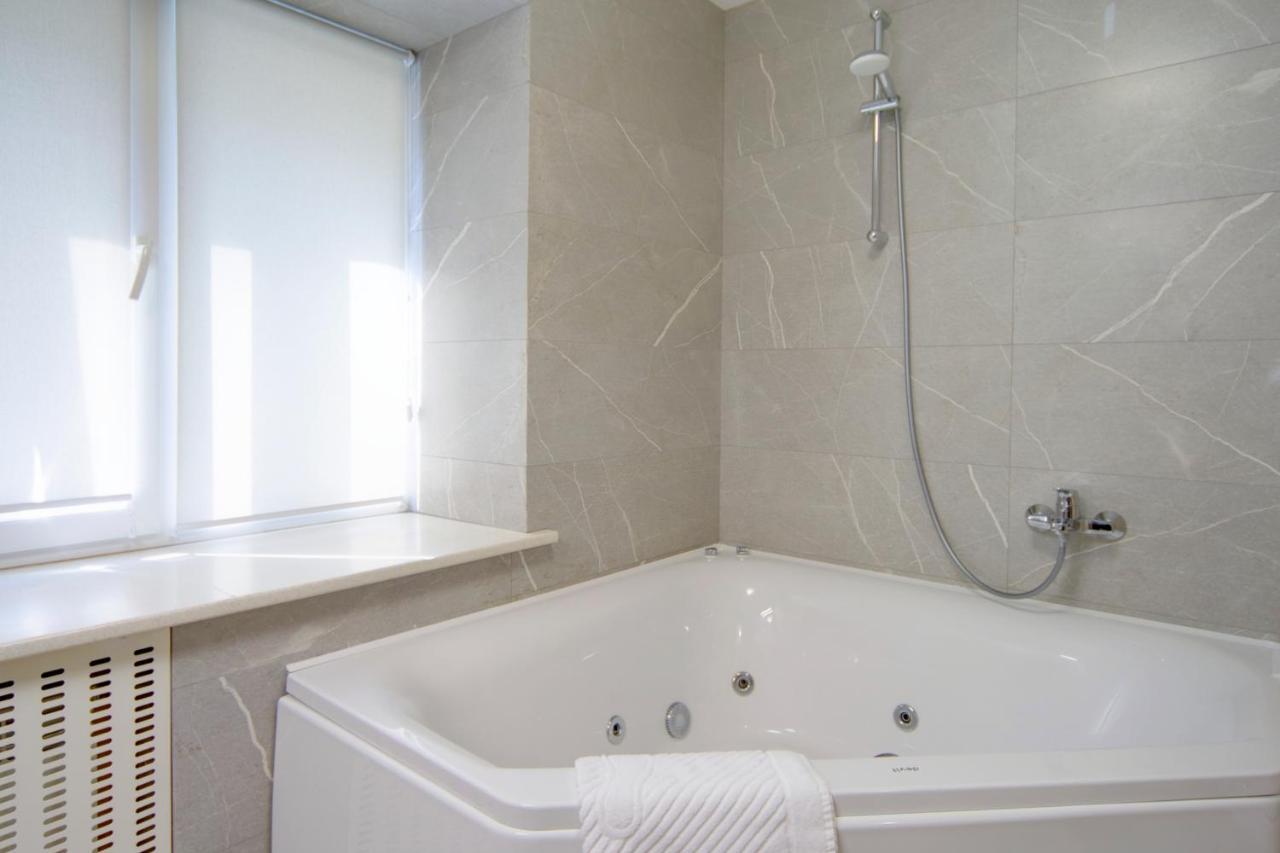 Arena Apartments Kiev Ngoại thất bức ảnh
