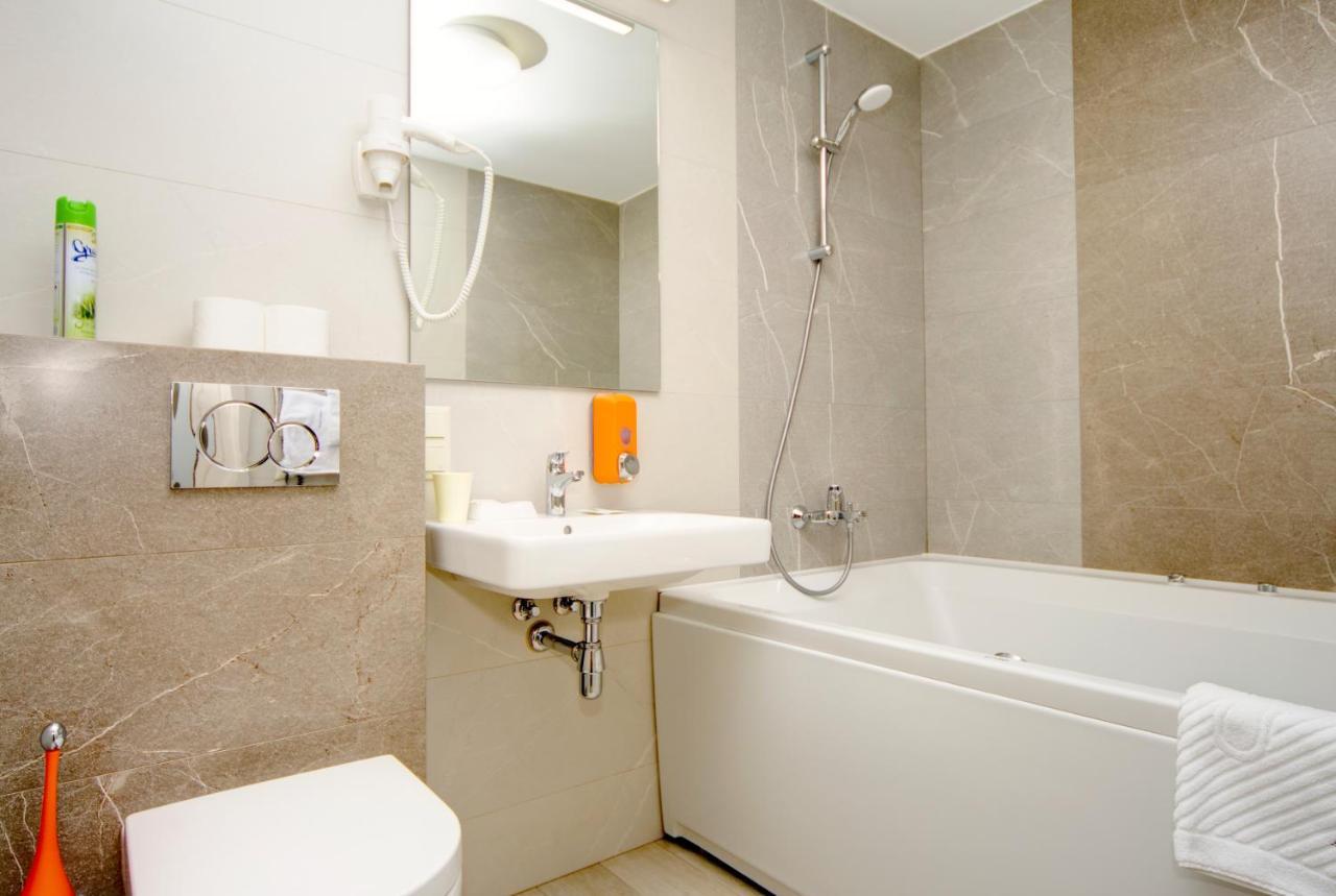 Arena Apartments Kiev Ngoại thất bức ảnh