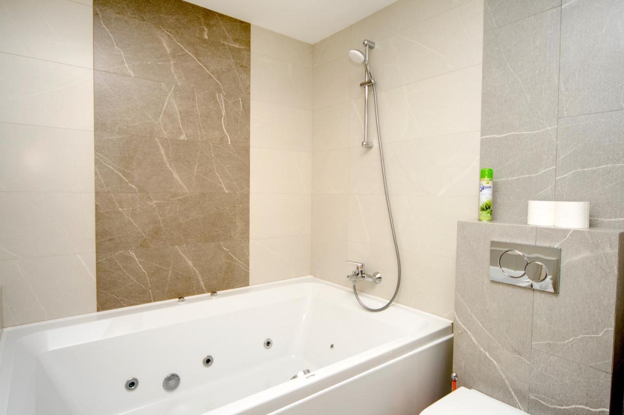 Arena Apartments Kiev Ngoại thất bức ảnh